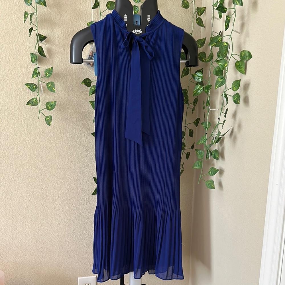 Elegant Blue Sleeveless Dress